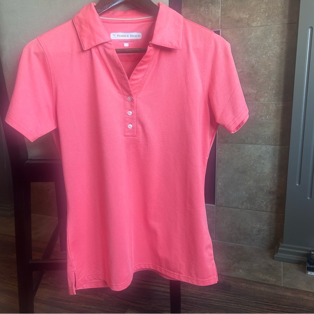 Pebble Beach Performance Coral V Neck Classic Golf Shirt. Size Small